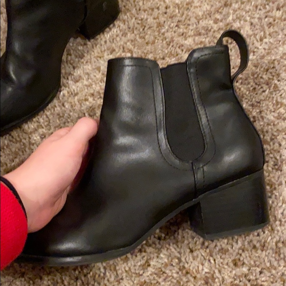 BLACK BOOTIES - Picture 2 of 4